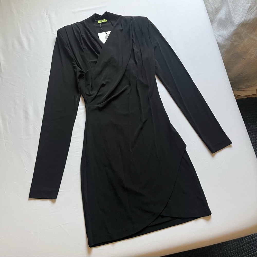 NWT GAUGE81‎ black draped ruched padded shoulder long sleeve mini dress